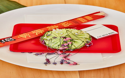 During meal time, Pixiu ornaments are placed in the restaurant to stimulate appetite